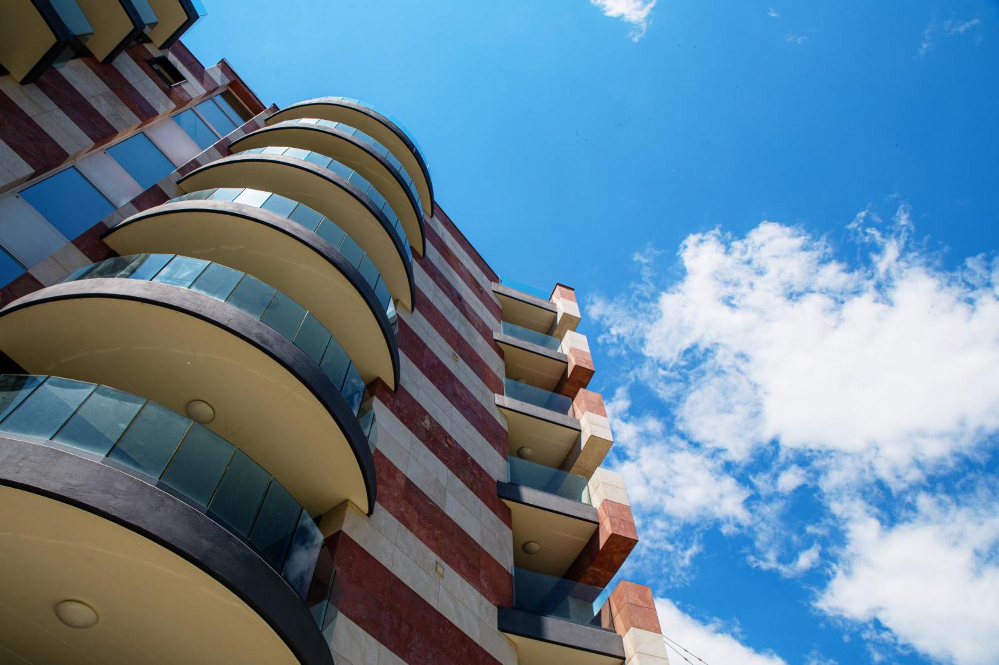 Roggia Apartments By Quokka 360 - Central Flats With Parking Space ルガーノ エクステリア 写真